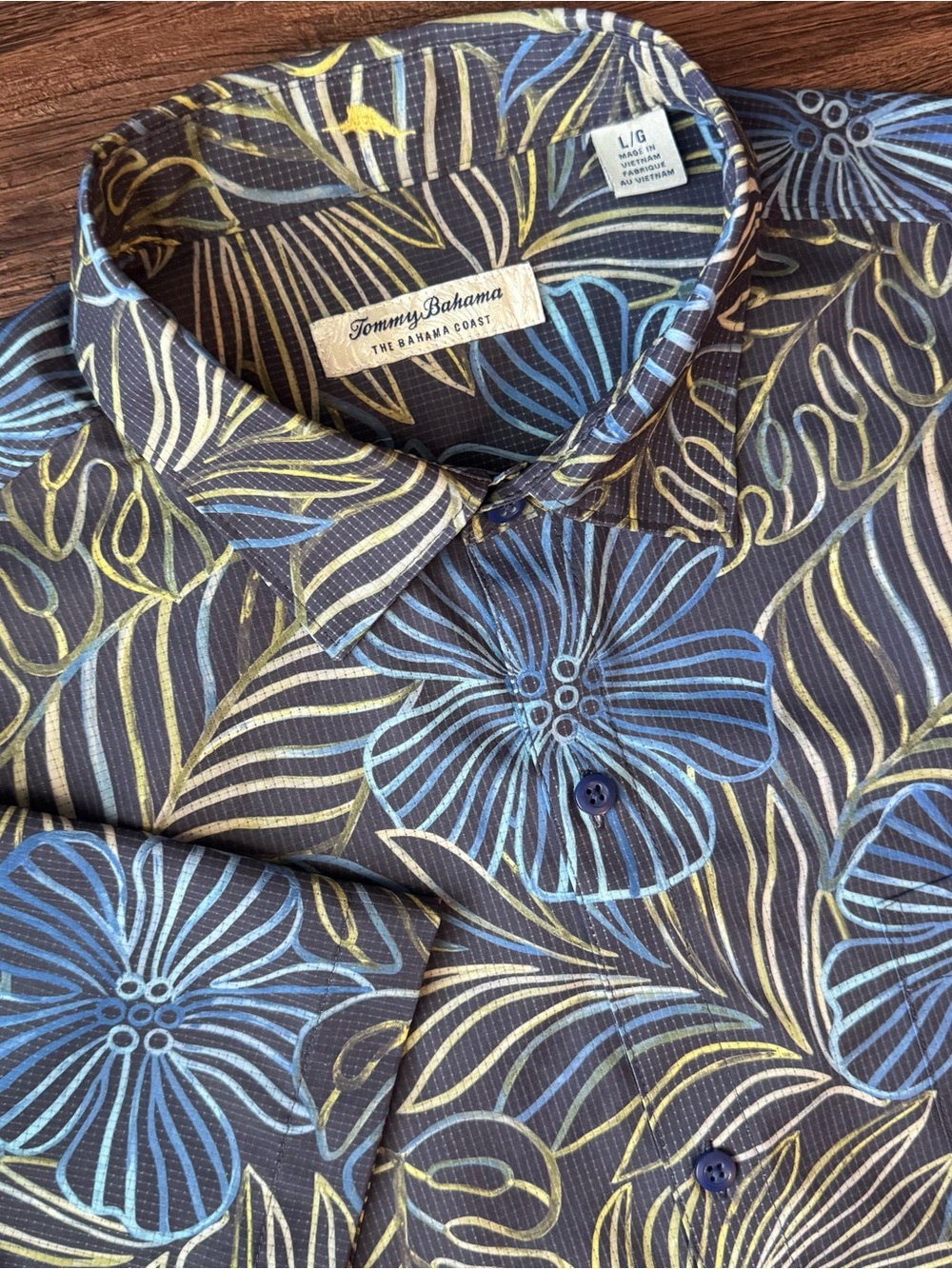 Tommy Bahama Shirt The Bahama Coast Men’s Stretch Hawaiian Button-Up Large